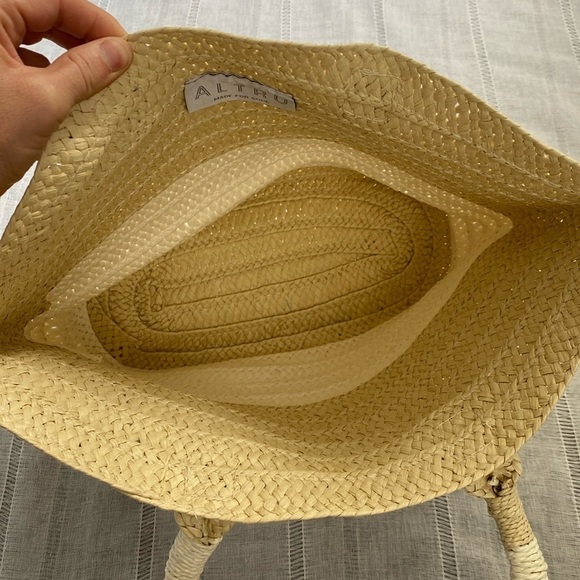 Altru Made for Good NWOT hand made straw tote bag. - Picture 4 of 8